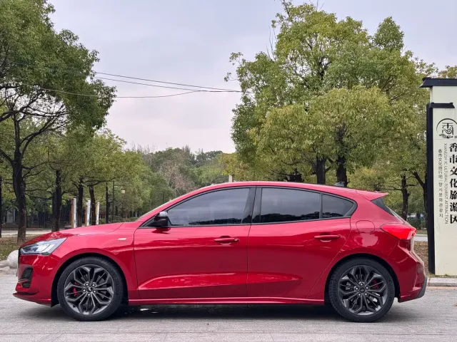 Ford Focus — Фото автомобиля 18