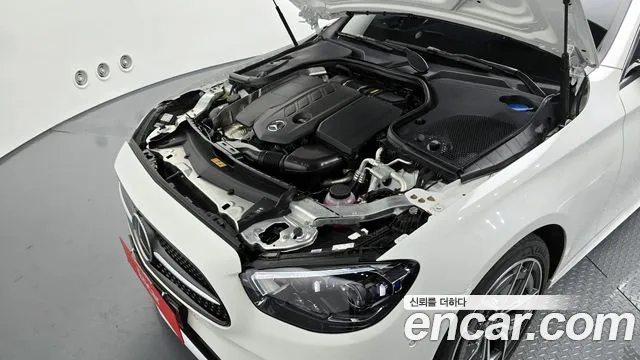 Mercedes-Benz E-Class — Фото автомобиля 6