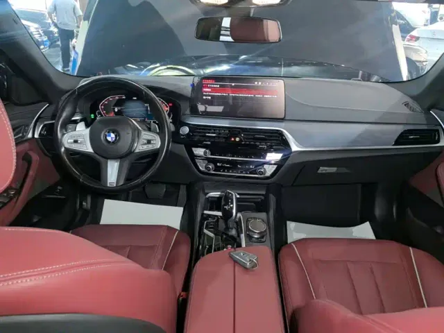 BMW 5 Series — Фото автомобиля 9