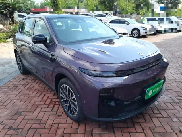 Leapmotor B10 — Фото автомобиля 3
