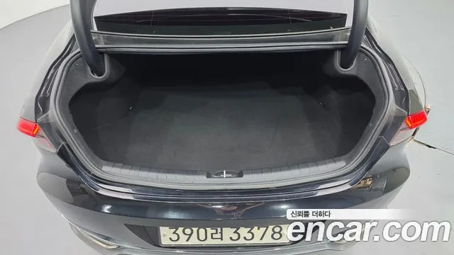 Hyundai Grandeur New — Фото автомобиля 20