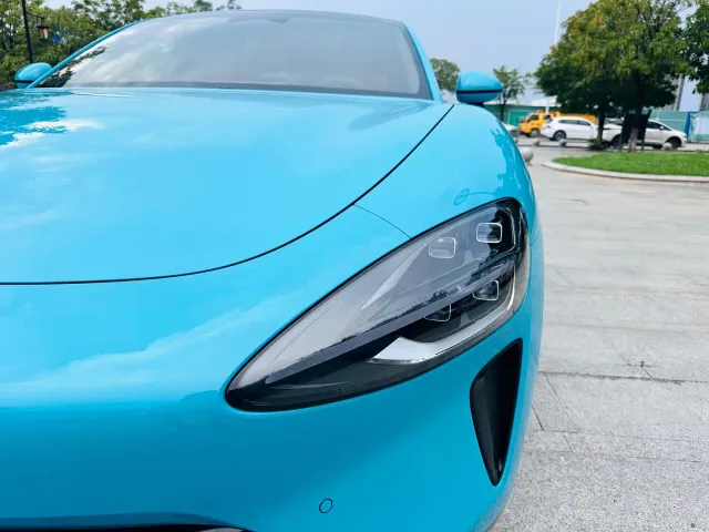 Xiaomi SU7 — Фото автомобиля 8