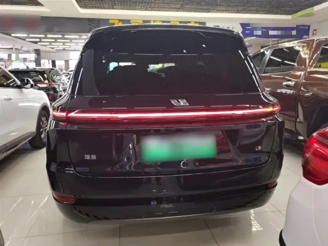 Li Auto L9 — Фото автомобиля 5