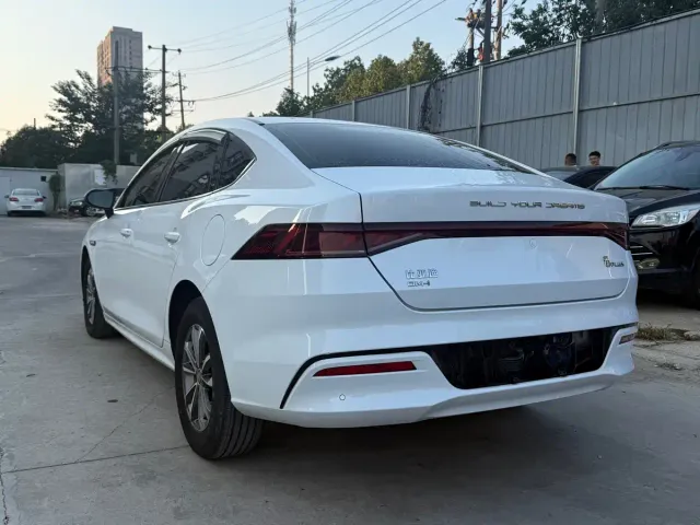 BYD Qin PLUS — Фото автомобиля 12