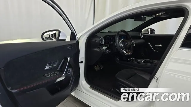 Mercedes-Benz A-Class W177 — Фото автомобиля 15