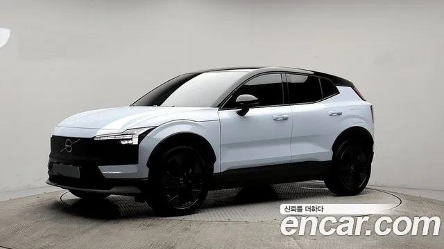 Volvo EX30 Cross Country — Фото автомобиля 3