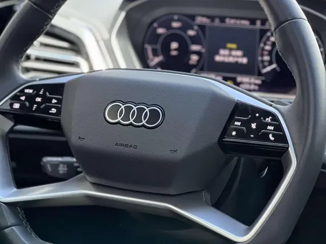 Audi Q4 e-tron — Фото автомобиля 6