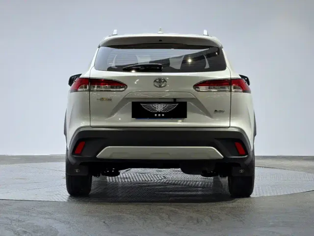 Toyota Corolla Cross — Фото автомобиля 3