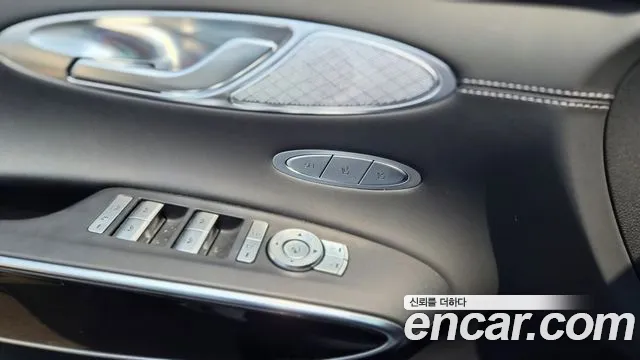 Genesis GV70 2.5T Бензин 2WD — Фото автомобиля 13