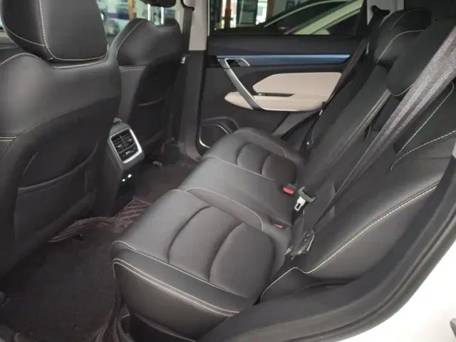 Geely Boyue — Фото автомобиля 16