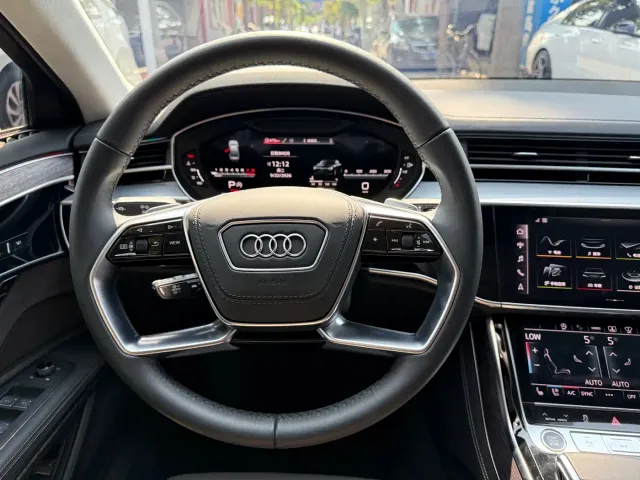 Audi A8 — Фото автомобиля 16