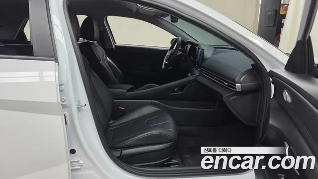 Hyundai Avante CN7 — Фото автомобиля 17