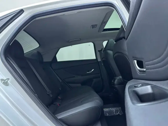 Hyundai Elantra — Фото автомобиля 10