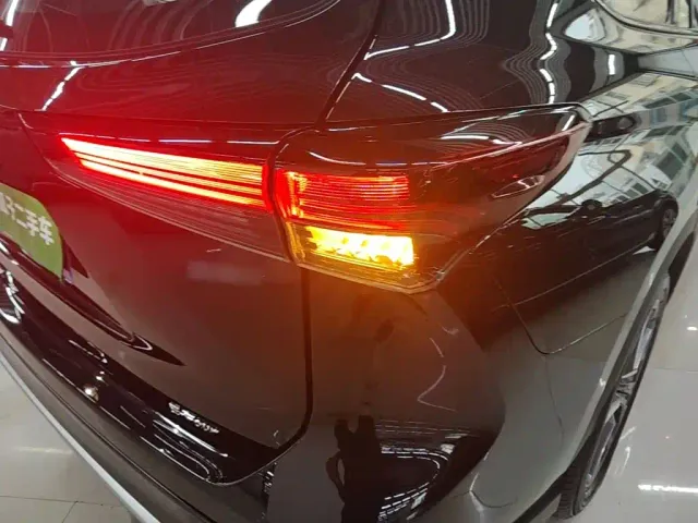 Toyota Crown Kluger — Фото автомобиля 7