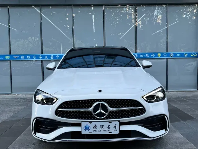 Mercedes-Benz C-Class — Фото автомобиля 3