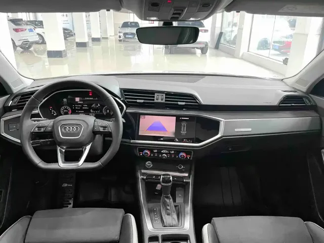 Audi Q3 — Фото автомобиля 9