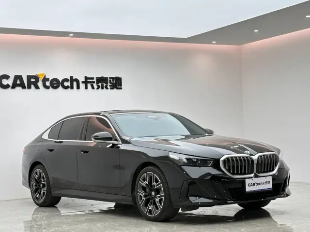 BMW 5 Series — Фото автомобиля 6