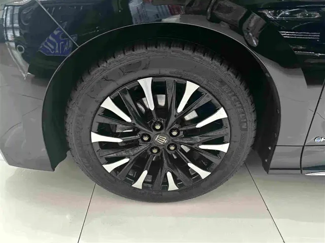 Toyota Vellfire — Фото автомобиля 4