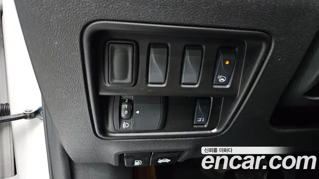Renault-KoreaSamsung QM6 Новый QM6 2.0 LPe RE Signature 2WD — Фото автомобиля 18
