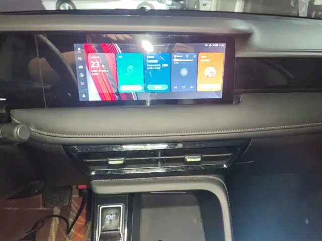 Roewe i5 — Фото автомобиля 12