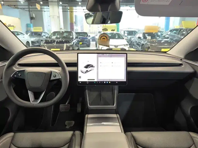 Tesla Model Y — Фото автомобиля 5