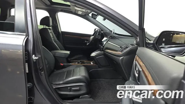 Honda CR-V CR-V 5-е поколение 2.0 гибрид Touring 4WD — Фото автомобиля 11