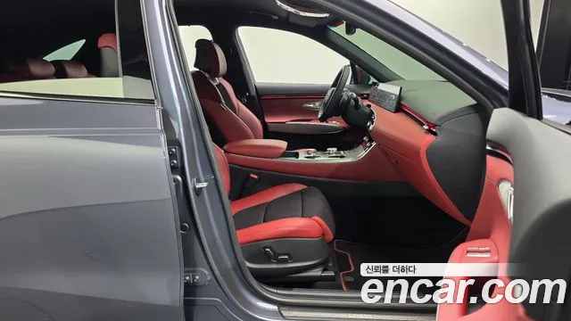 Genesis GV70 — Фото автомобиля 16