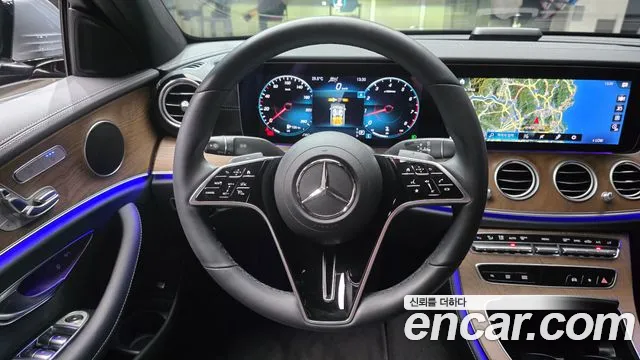 Mercedes-Benz E-Class — Фото автомобиля 13