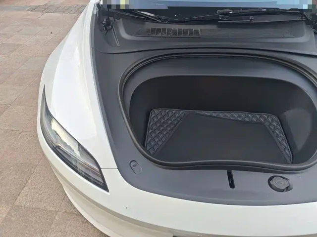 Tesla Model 3 — Фото автомобиля 21