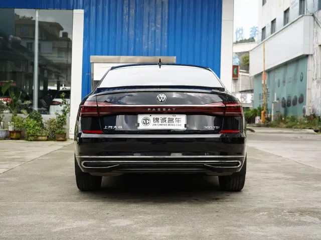 Volkswagen Passat — Фото автомобиля 8