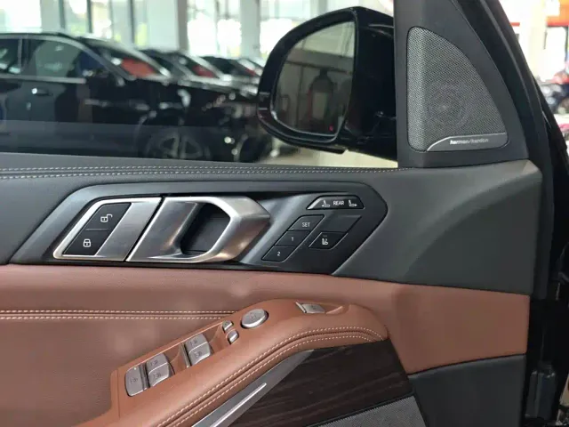 BMW X7 — Фото автомобиля 16