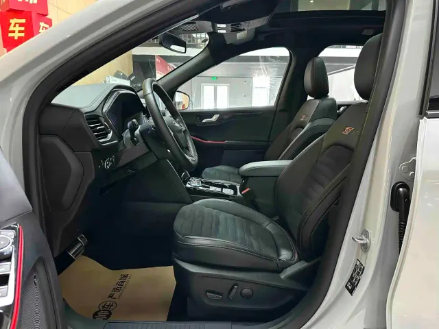 Ford Escape — Фото автомобиля 10