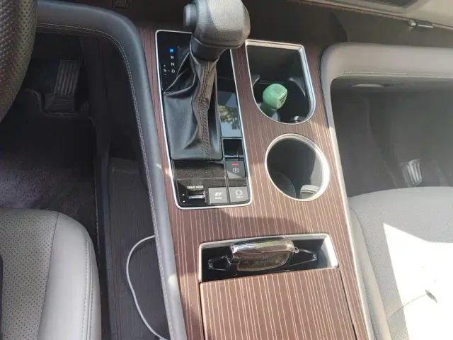 Toyota Sienna — Фото автомобиля 16