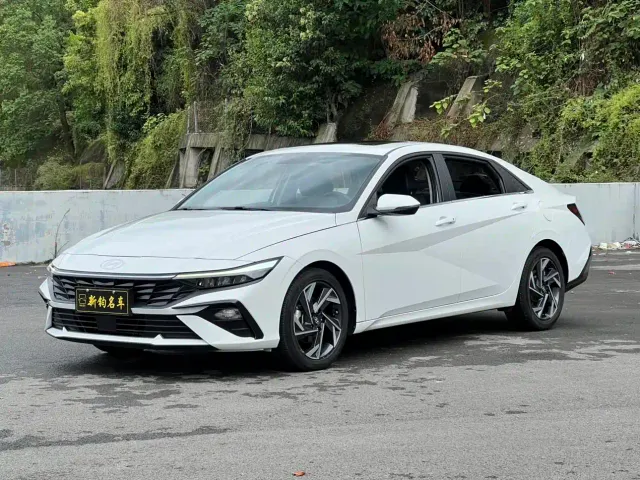 Фотография автомобиля — Hyundai Elantra