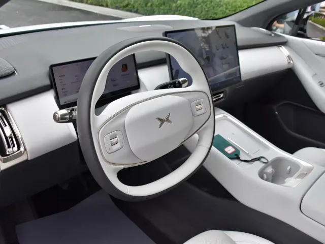 Xpeng P7+ — Фото автомобиля 8