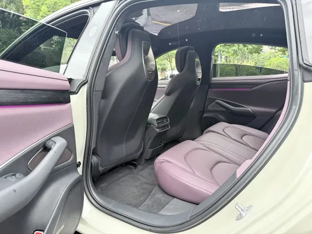 Xiaomi Auto Xiaomi SU7 2024 AWD Extended Range Advanced Smart Driving Max Edition — Фото автомобиля 10