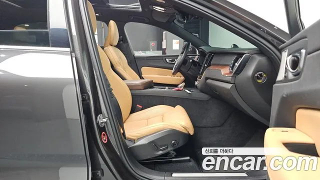 Volvo XC60 2nd Gen — Фото автомобиля 16