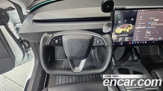Tesla Model 3 — Фото автомобиля 13