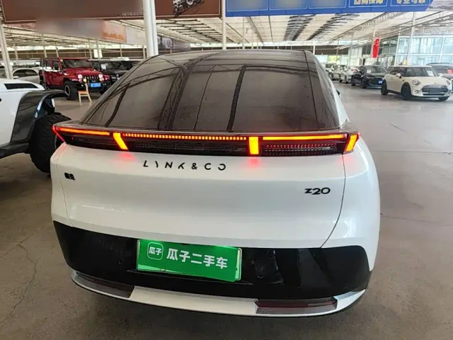 Lynk & Co Z20 — Фото автомобиля 5