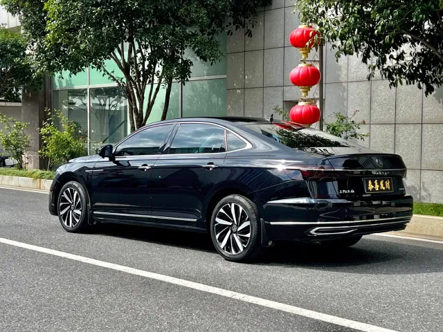 Volkswagen Passat — Фото автомобиля 8