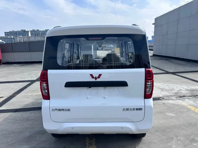 Wuling Zhiguang NEV — Фото автомобиля 7
