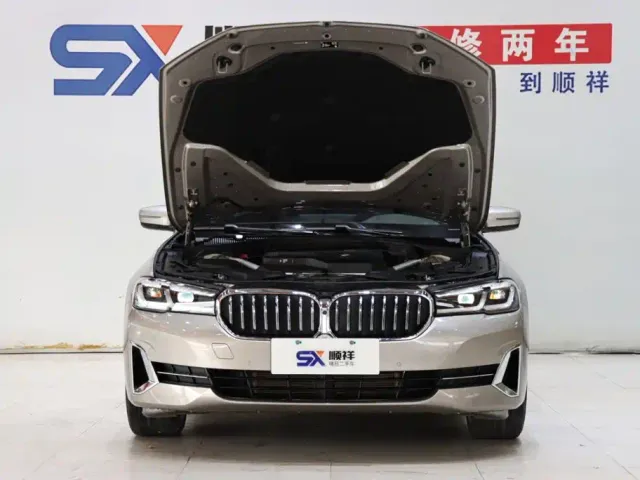 BMW 5 Series — Фото автомобиля 18
