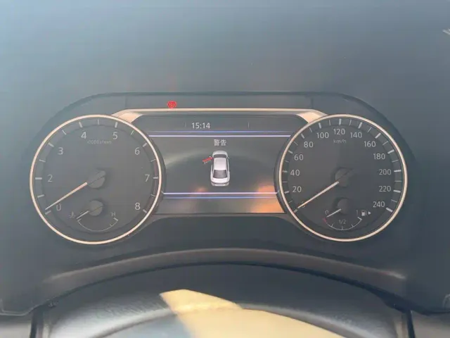 Nissan Sylphy — Фото автомобиля 3