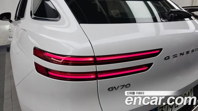 Genesis GV70 2.5T Бензин AWD — Фото автомобиля 19