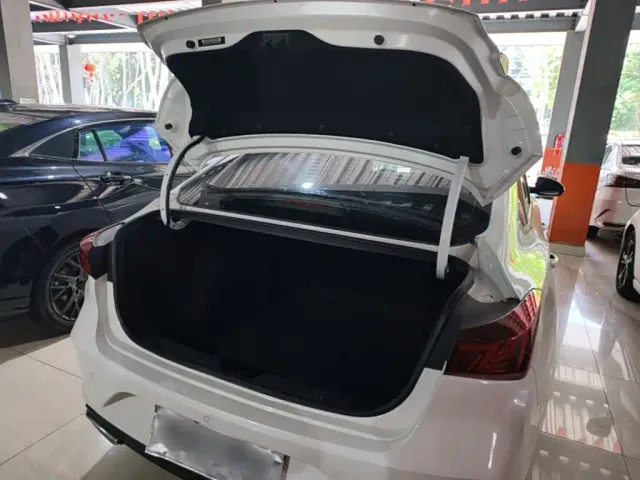 Changan Eado — Фото автомобиля 18