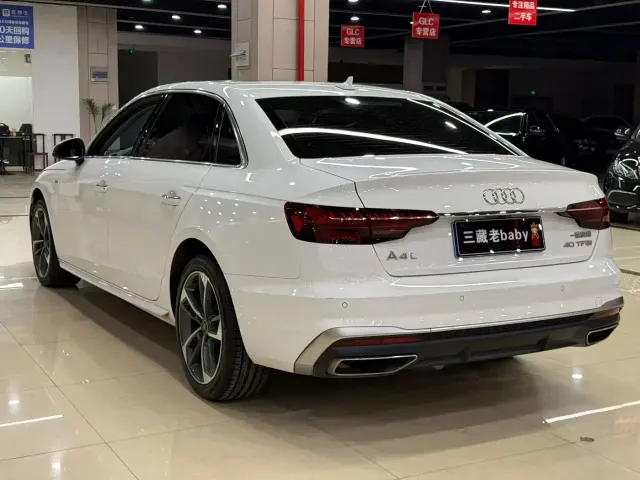 Audi A4L — Фото автомобиля 7