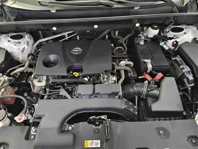 Toyota RAV4 — Фото автомобиля 12