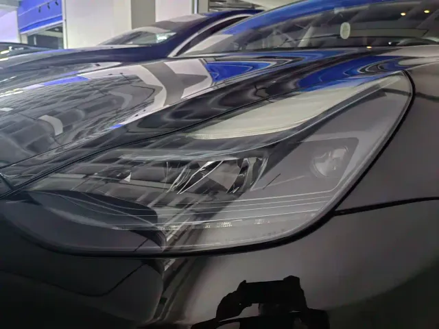 Tesla Model 3 — Фото автомобиля 6