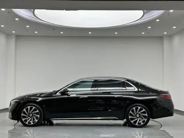 Mercedes-Benz E-Class — Фото автомобиля 5