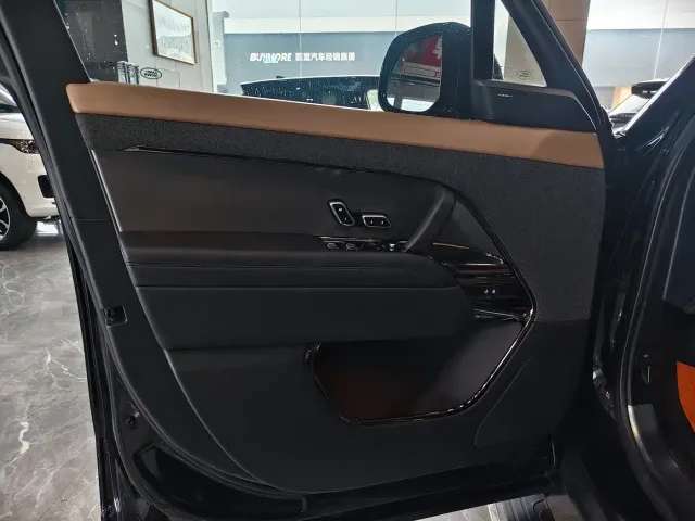 Land Rover Range Rover Sport — Фото автомобиля 7
